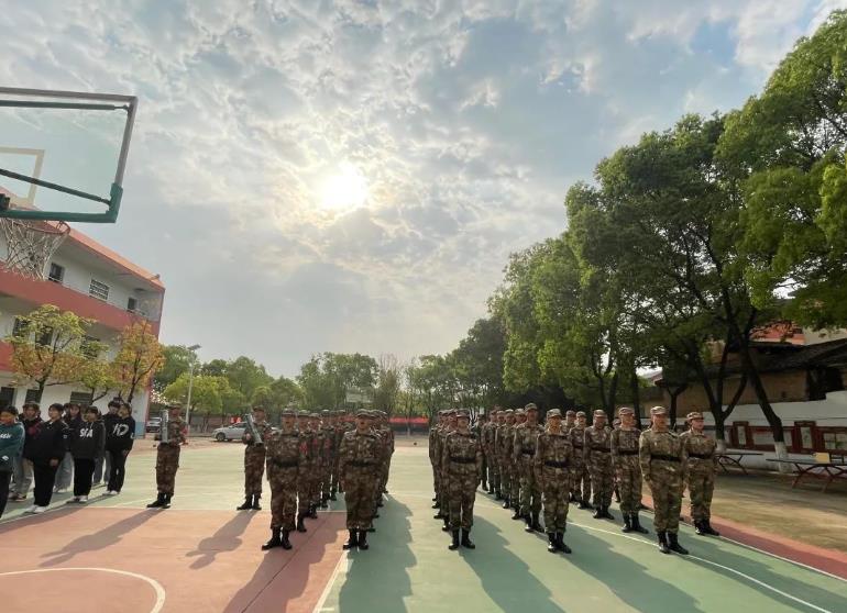  預防溺水，守護安全—東望教育集團九龍中專學校舉行防溺水主題教育晨會講話