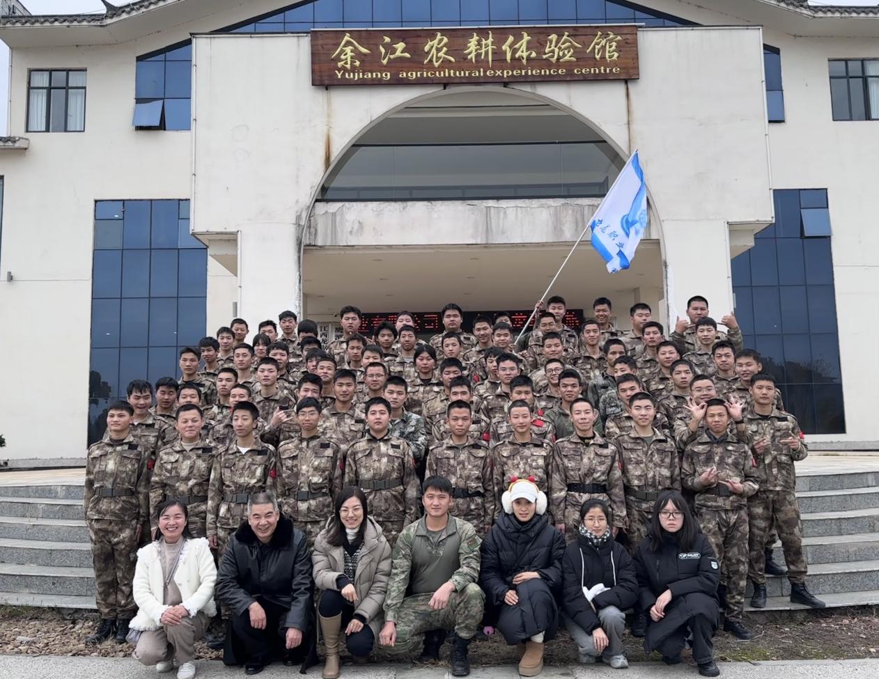 鷹潭九龍職業(yè)中等專業(yè)學(xué)校東望教育基地開展戶外拉練活動(dòng)