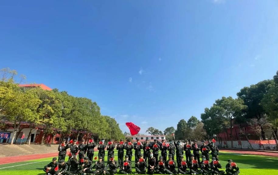 東望教育集團(tuán)鷹潭九龍職業(yè)中專學(xué)校風(fēng)景照片，您也來攝影，發(fā)現(xiàn)更多美